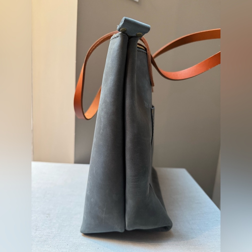 NWT Portland Leather Goods (PLG) Medium Storm Blue Grey Zippered Tote Tan Handle - Picture 9 of 11